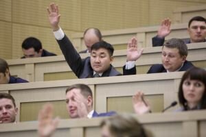 Продажу лекарственных настоек предлагается запретить в ночное время (Видео)