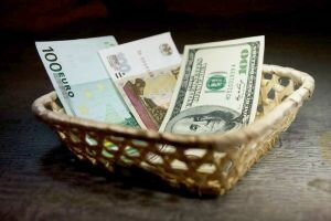 Деньги нужно хранить в разной валюте