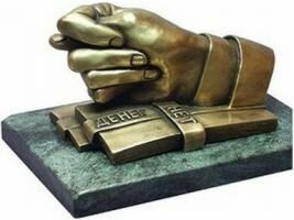 Эксперт: Бюджетный сектор будут резать по-живому