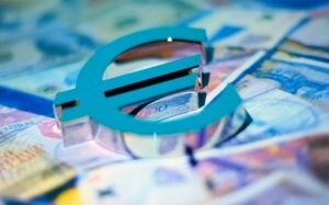 Биржевой курс евро превысил 70 рублей
