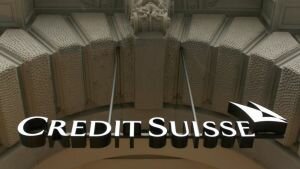 Швейцарские банки начали массово закрывать счета российским клиентам