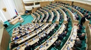 Сенаторы одобрили закон о повышении пенсионного возраста для госслужащих