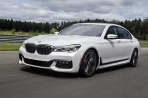 BMW 7 серии получил новые модификации в России