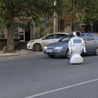 В Перми робот сбежал с производства и полчаса веселил водителей и пешеходов