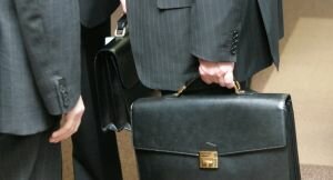 Депутатов и сенаторов предложили лишить пенсионных надбавок