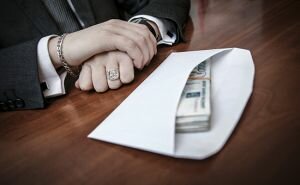 Россия заняла 131-е место по индексу коррупции