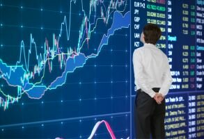 Утром ожидается снижение по ММВБ и боковик по рублю