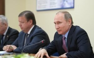 Власти ищут рыночные меры влияния на курс рубля - Путин