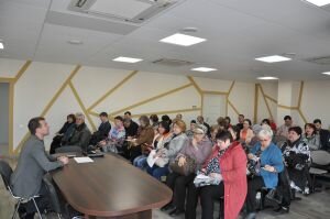 Югорский фонд капремонта обсудил с жителями Сургута и Пыть-Яха проведение работ в их домах в 2018 году